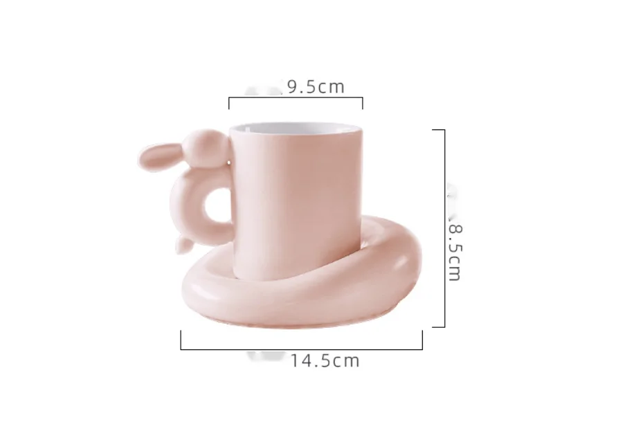 Diseño de juego de taza y platillo de cerámica con leche de taza de café de conejo