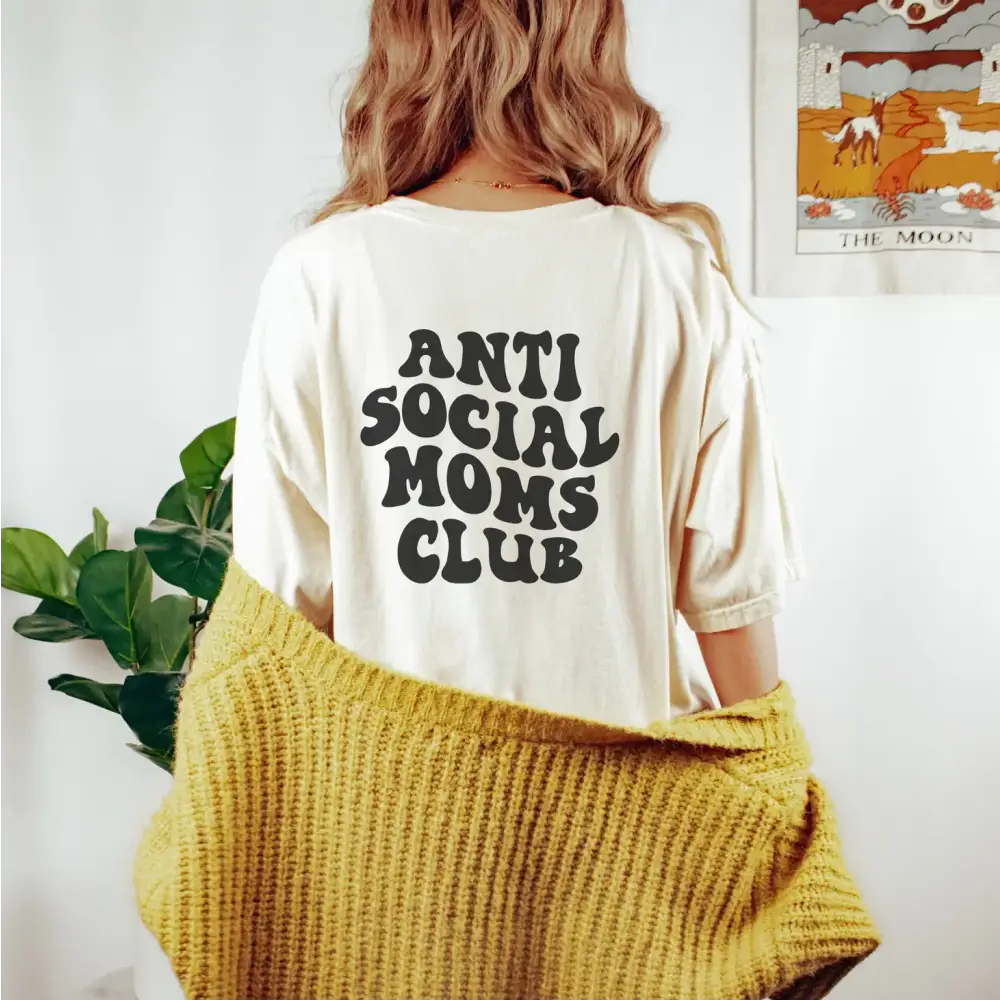 Antisocial moms club tee