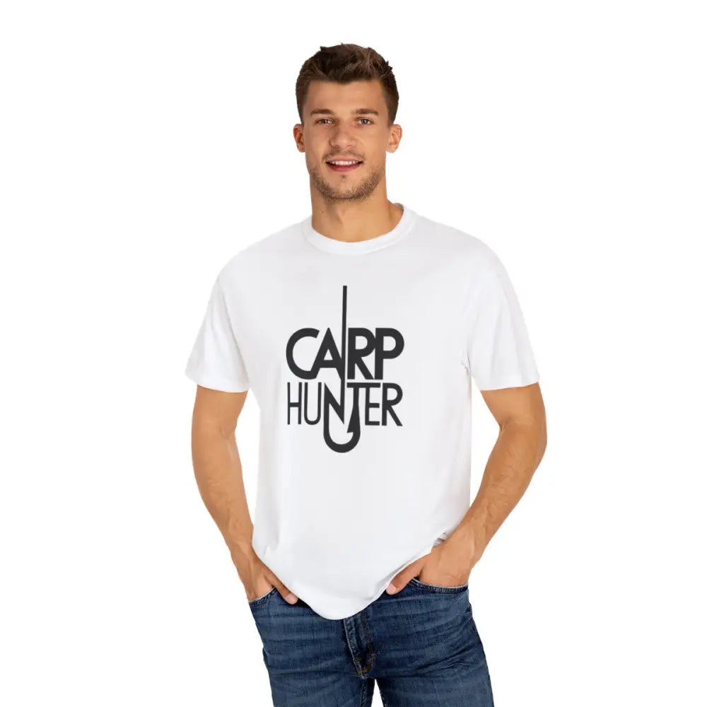 Catch carp in style with our “carp hunter” unisex