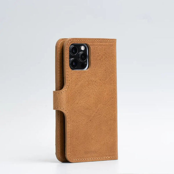 Full-grain leather folio wallet with magsafe - spindly