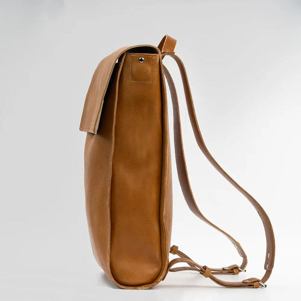 Leather laptop backpack - the minimalist (camel) - Camel