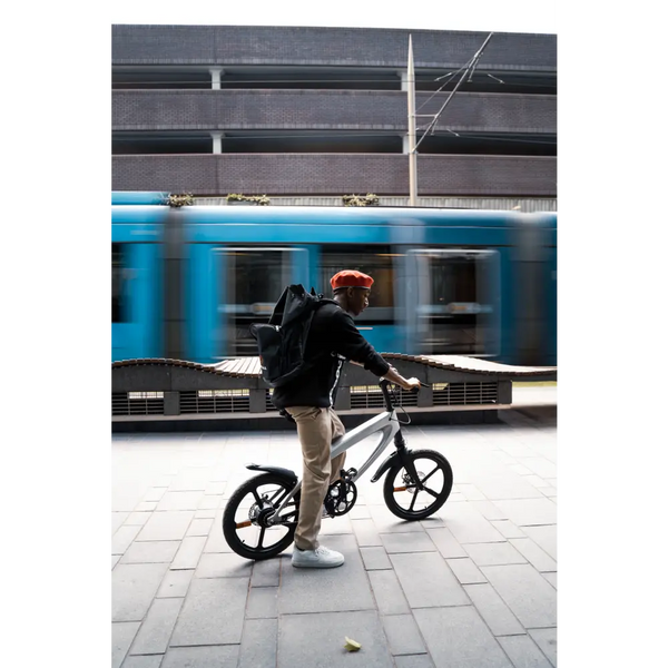 Official carbon black e-bike with built-in speakers &