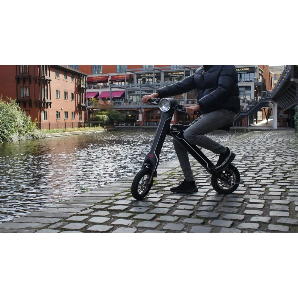 The cruzaa electric scooter - 35km range & 25kmh top speed