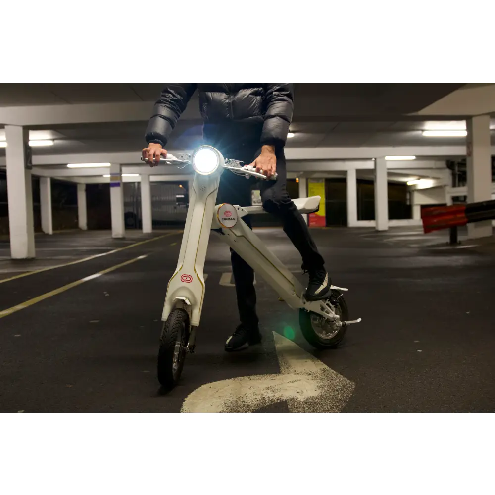 The cruzaa pro electric scooter - 35km range & 25kmh top