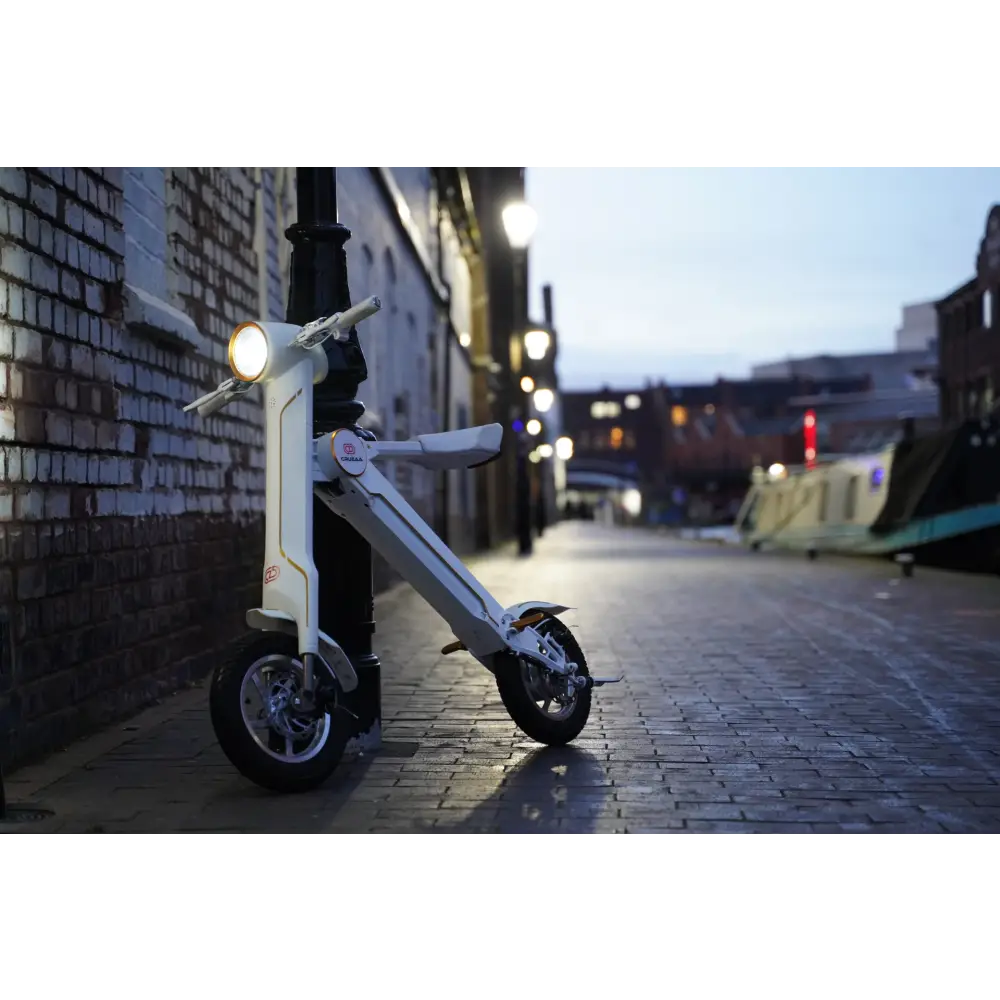 The cruzaa pro electric scooter - 45km range & 35kmh top