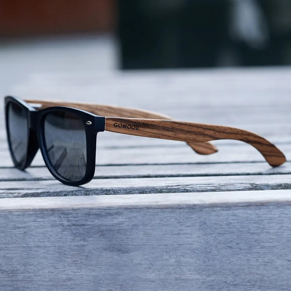 Zebra wood classic style sunglasses with black polarized lenses Nexellus